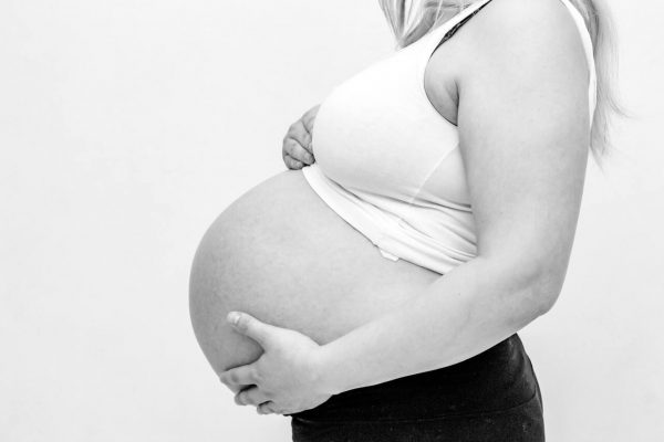 Embarazadas grupo vulnerable ante COVID-19